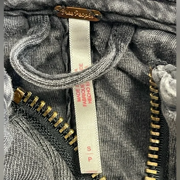 Free PeopleGray Quilted Zip-Up Jacket. Size: S.P - Picture 6 of 7